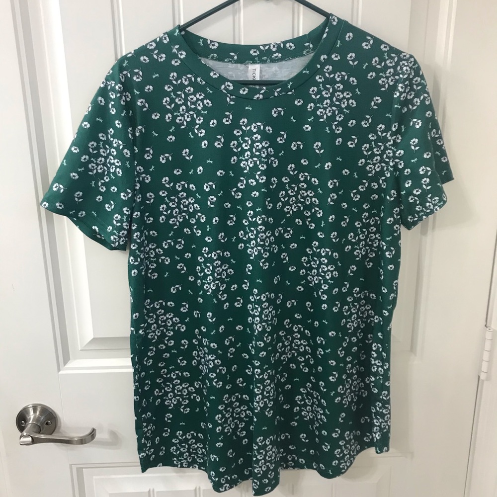 Tickled Teal green floral tee